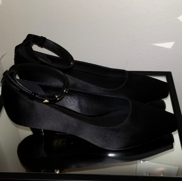 BURBERRY women's shoes - Picture 2 of 8